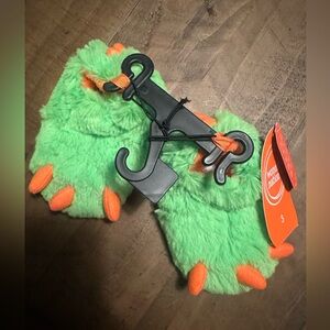Wonder Nation Green Monster Paw Mittens